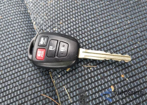 2016 Toyota Corolla S Plus z USA, uszkodzony, nr VIN 2T1BURHE6GC745059